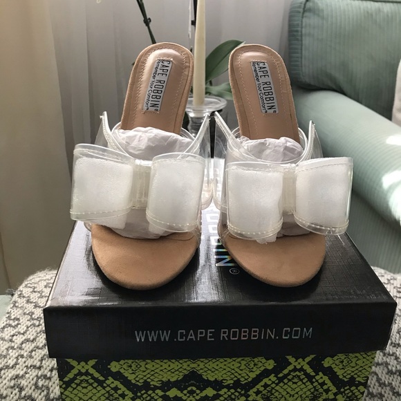 Bow Heel - Picture 2 of 6